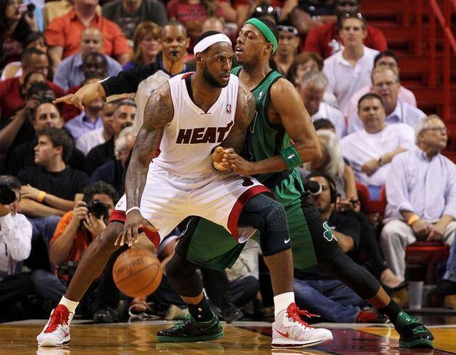 他们不仅看 他们不仅看