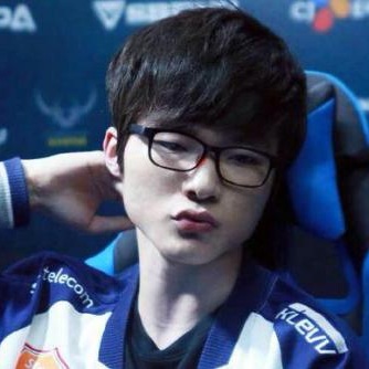 教首秀中 教首秀中